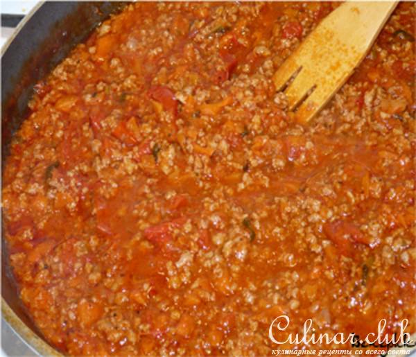 Мясные тефтели по-итальянски, со шпинатом и сыром, под соусом "Болоньез".