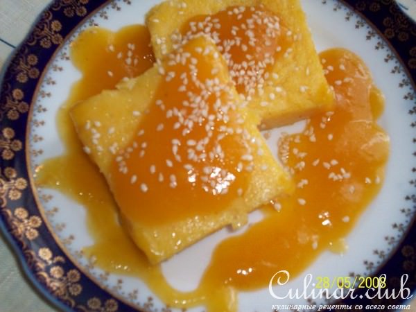 Полента (мамалыга) с соусом из кураги
