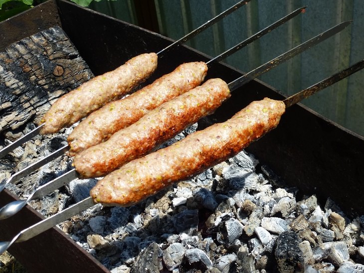 Люля-кебаб с фисташками