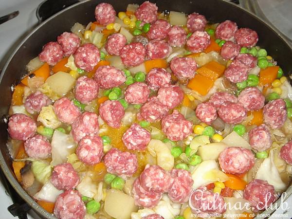 Овощное рагу с фрикадельками