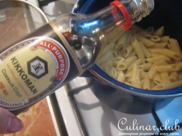 Макароны с шампиньонами под сырным соусом