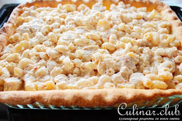 Сырный пай с макаронами и беконом.