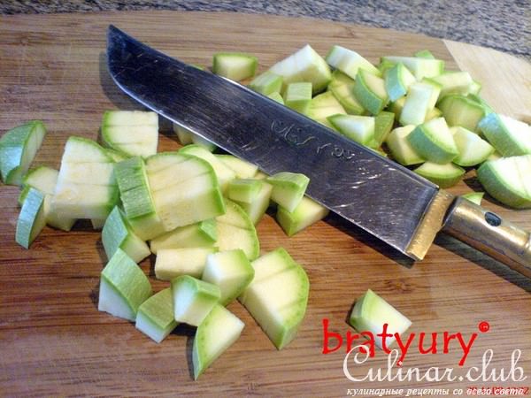 Яичница со свежим зелёным кабачком