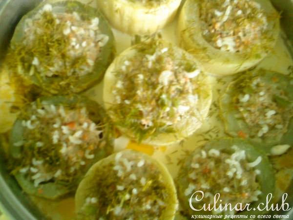 Фаршированные кабачки в сырном соусе