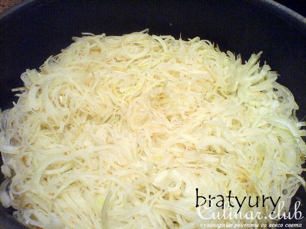 Картофель, жареный со шкварками. Простой, но заделистый рецепт украинско-корейской кухни
