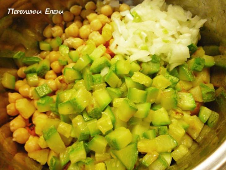 Салат кабачковый с нутом и тмином