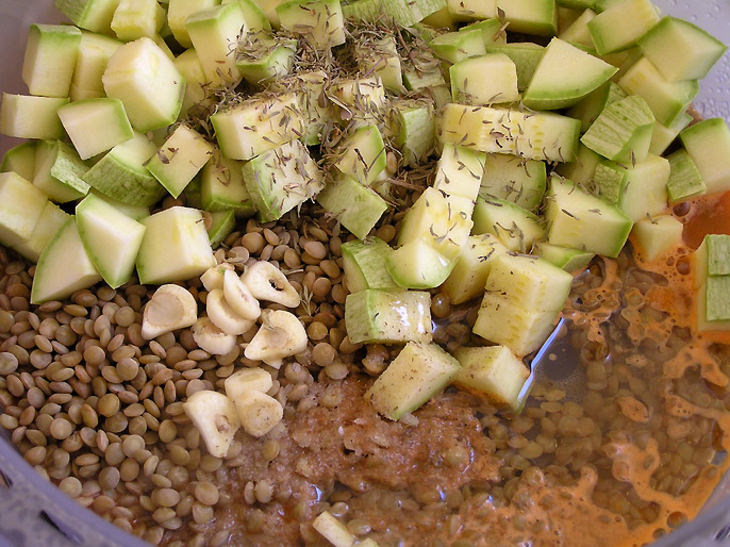 Чечевица, томленная в морковном соке с кабачками и шпинатом. (Обретение легкости: Тест-драйв)