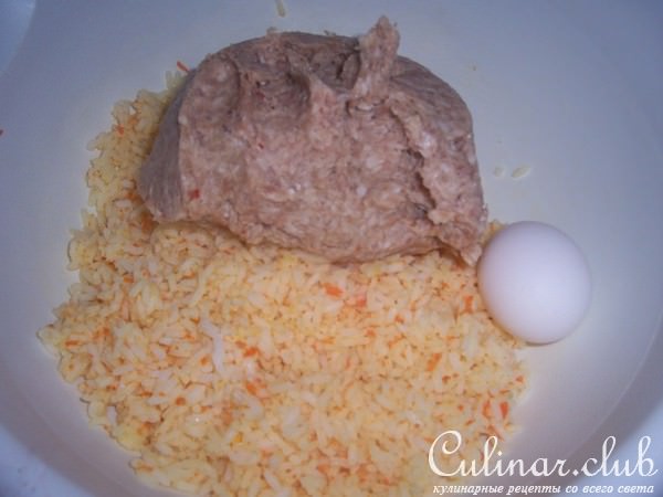 котлетки с риса и фарша.