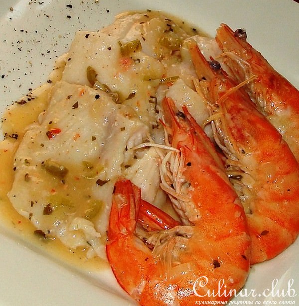 морской язык с соусом и креветками....