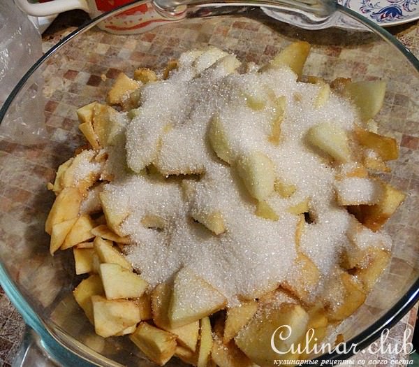 Яблочный пирог из крупчатки.