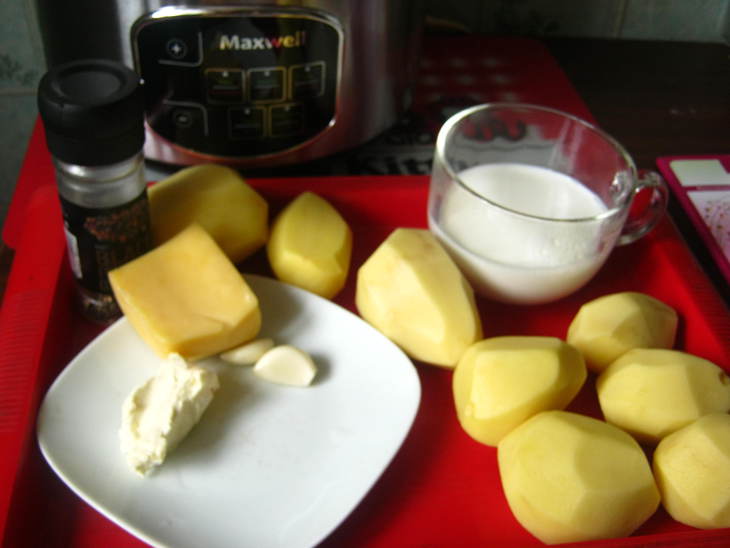 Картофель, запеченный в сливках с сыром и чесноком