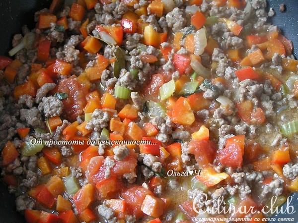 Паста торкио с рагу из ягненка и сладким перцем