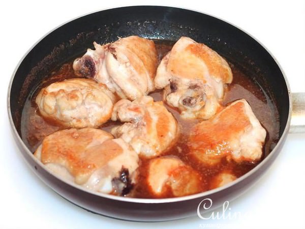 Куриные грудки в остро-сладком соусе с яблочным соком и имбирем