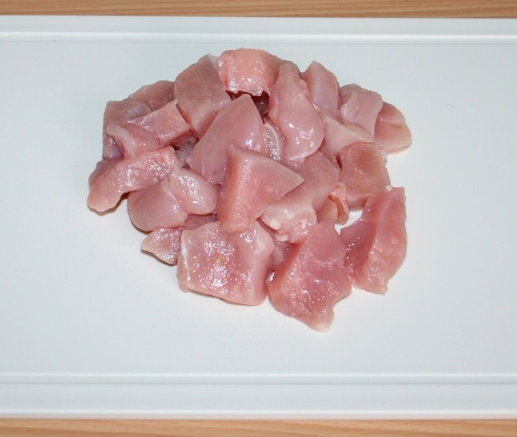 Тушеная капуста с тыквой, яблоком и курицей