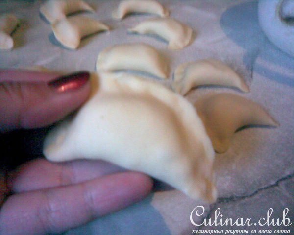Вареники с картошкой и ядреной заправкой (тесто на сыворотке)