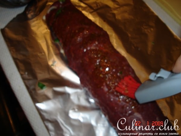 Мясной рулет с грушей