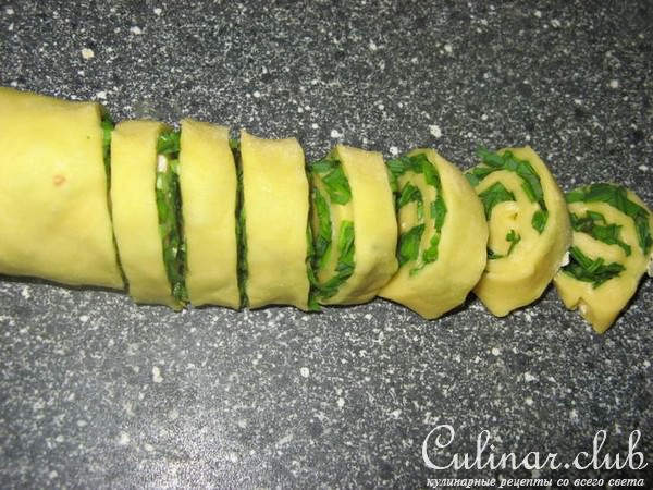 Мясо с рулетиками в горшочке