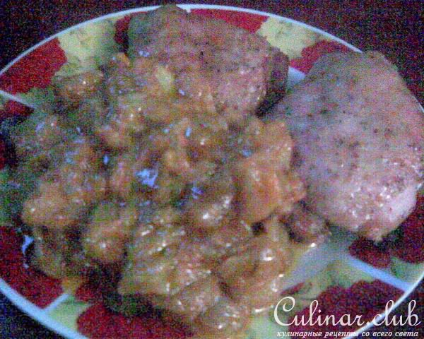 Нежный соус с кабачками и яблоками