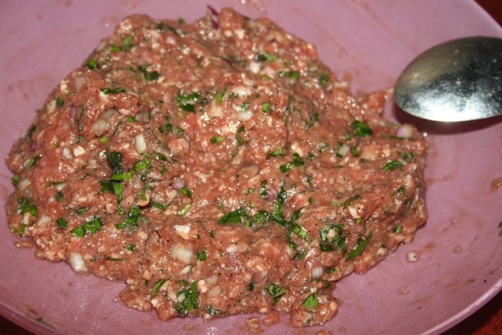 Хрустящий мясной пирог с кунжутом