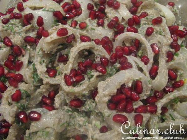 Запечённый лук с орехами