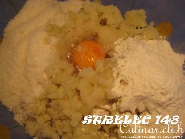 НЬОКИ с копченым сыром.