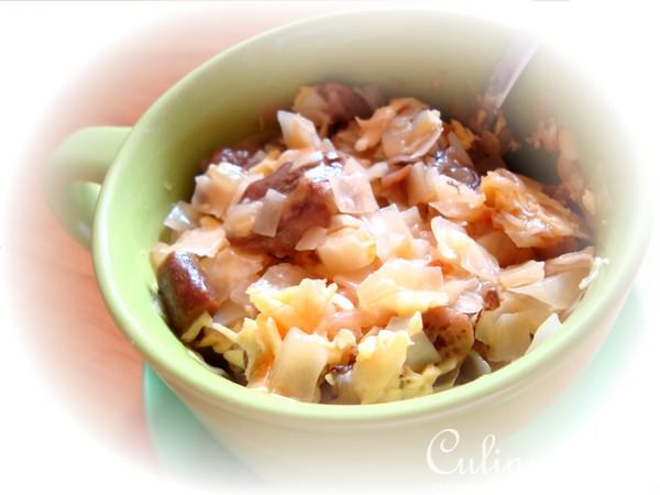 Блины с маслятами,жаренной капустой и с сыром.