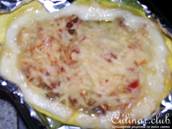 Кабачок фаршированный под сырной корочкой