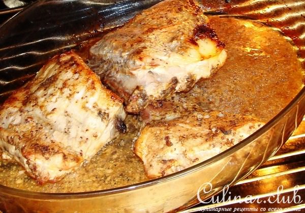 запечёные свиные рёбрышки с соусом