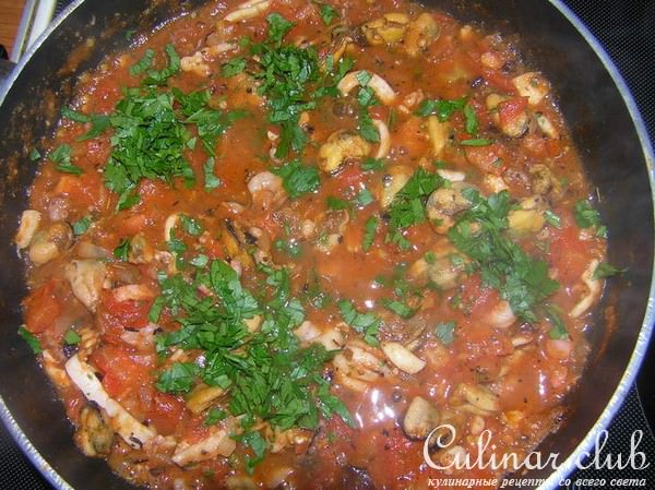 Спагетти с морскими гадами