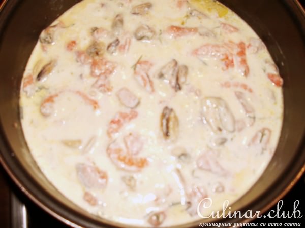Паста с морепродуктами со сливочным соусом