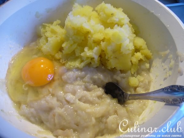 Котлетки из кальмаров с соусом Сабайон