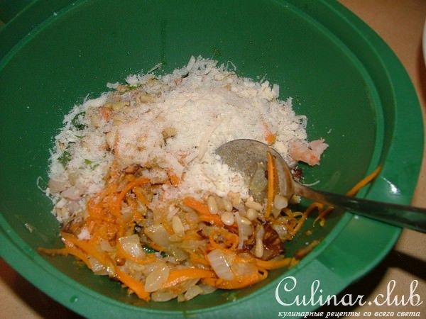 Фаршированные кальмары под соусом Морнэ