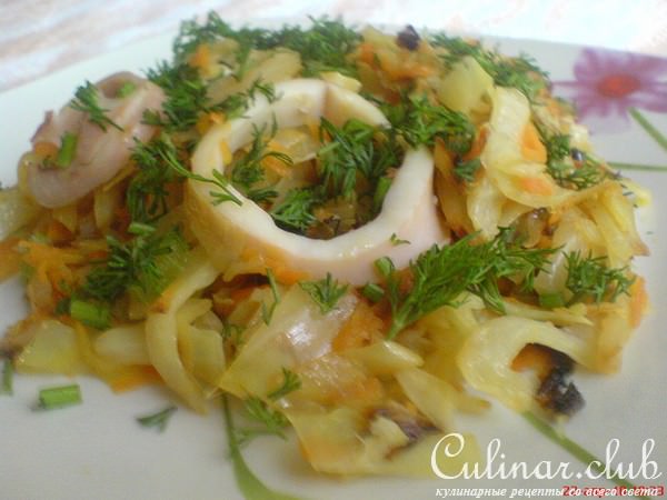 Солянка на сковороде с кальмарами