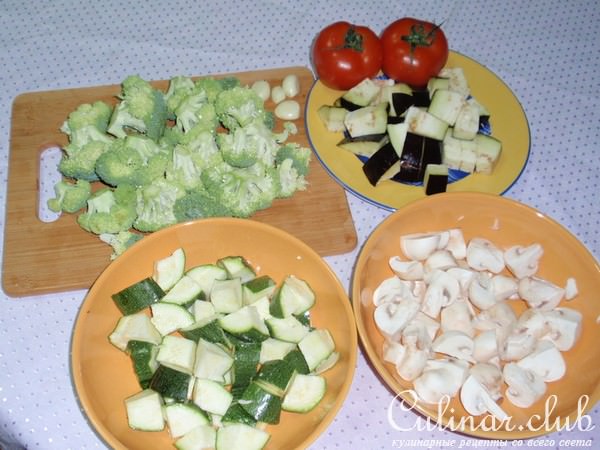 Тушеные овощи с королевскими креветками
