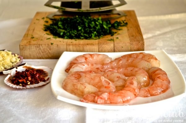 Креветки с чесноком в масле (Gambas al ajillo)