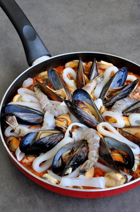 Паэлья с морепродуктами и курицей 2 (Shellfish and Chicken Paella)