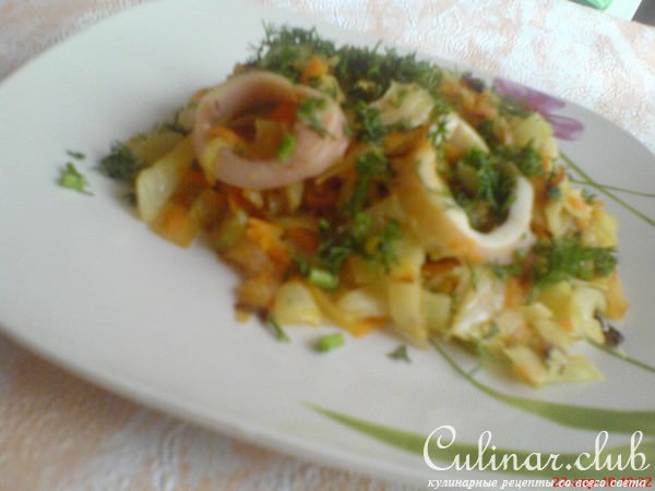 Солянка на сковороде с кальмарами