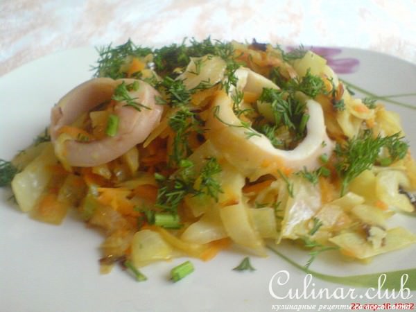 Солянка на сковороде с кальмарами