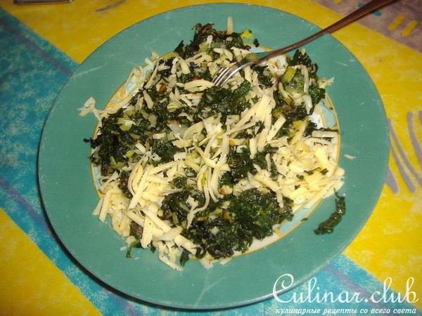 Мясные рулетики с шпинатом и грибным соусом
