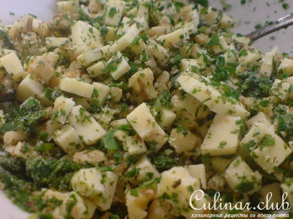 Мясные рулетики с грецкими орехами,сыром и петрушкой