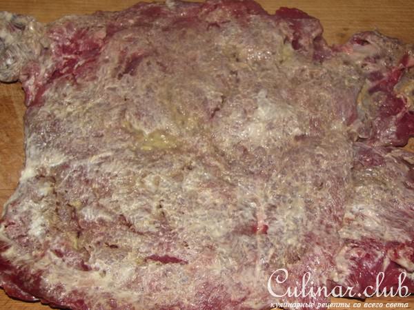 Рулет "Праздничный" из говядины и куриного филе