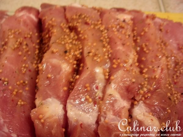Гармошка пикантная из маринованной свинины.