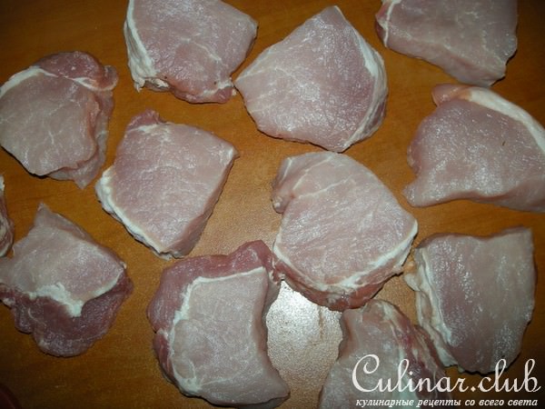 Мясные медальоны с перепелиными яйцами