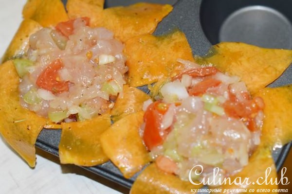 Тыквенные мешочки с курицей и овощами.
