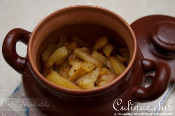 Мясо в горшочке