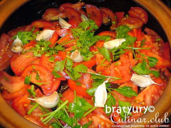 Мясо в маринаде от маслин, тушёное в горшке