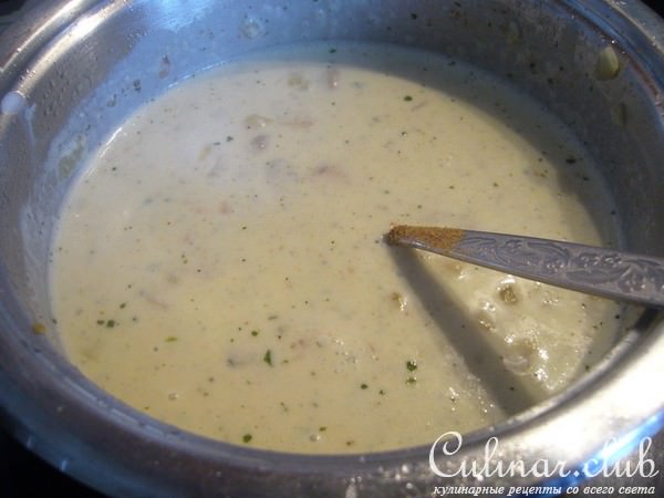 Свиной шницель с соусом по-охотничьи