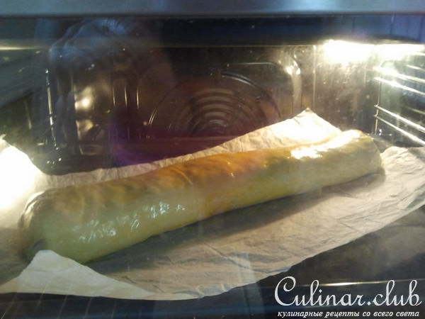 Рулет c зеленым луком, яйцами и сыром