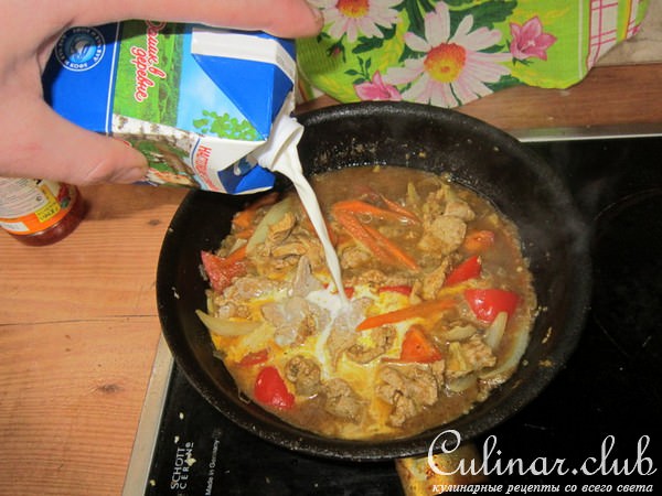 Свинина под соусом карри