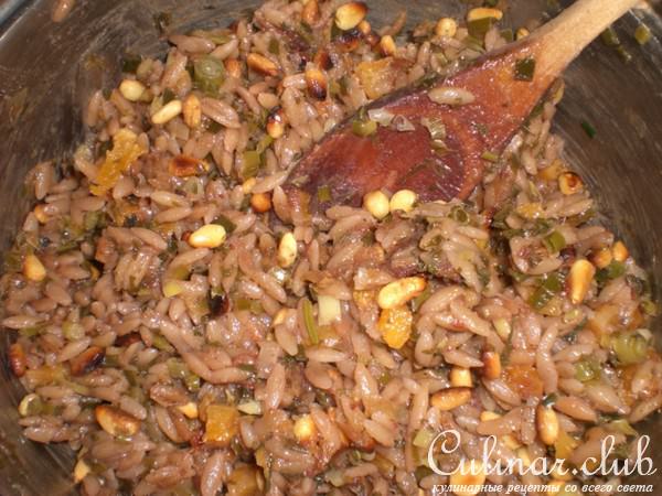 Плечо молодого барашка фаршированное пастой "Орзо", кедровыми орешками и сухофруктами